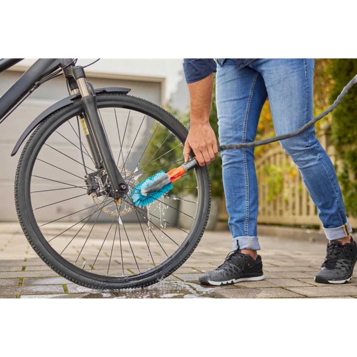 Set de cepillo y champú para bicicletas Gardena
